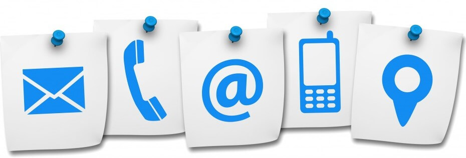 L'immagine raccoglie le icone classiche per i moduli di contatto: una busta per la posta; la cornetta del telefono; la chiocciola delle mail; un cellulare; e il logo per gli indirizzi.